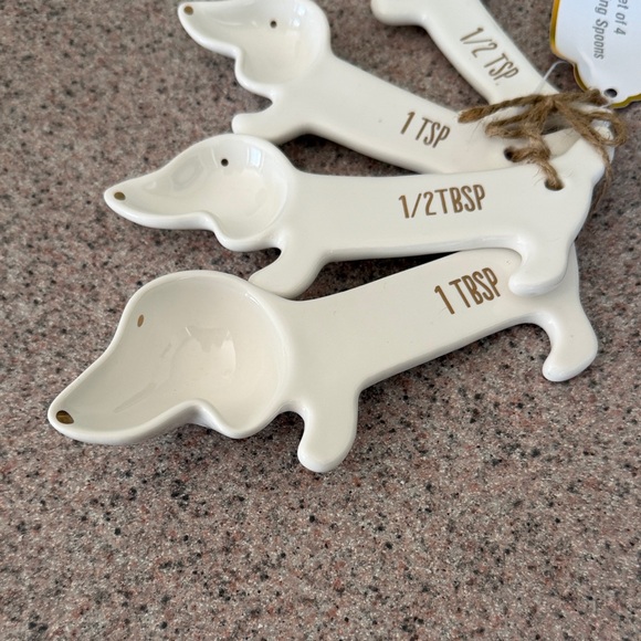 VOTUM White Dachshund Ceramic Measuring Spoon Set – Set of 4 Cute Weiner Dogs - Picture 2 of 7